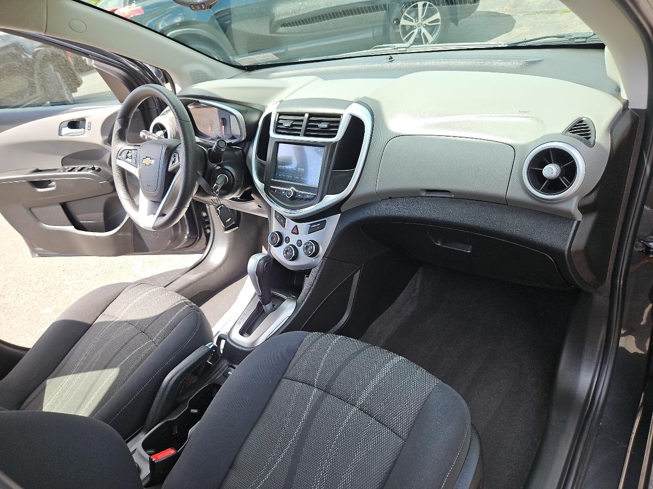 Chevrolet Sonic 4dr Sdn Auto LT 2017