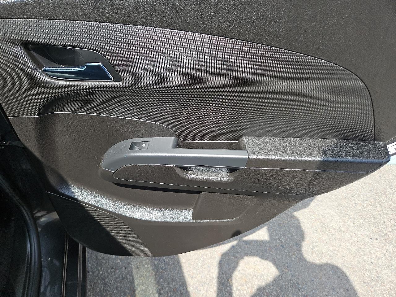 Chevrolet Sonic 4dr Sdn Auto LT 2017
