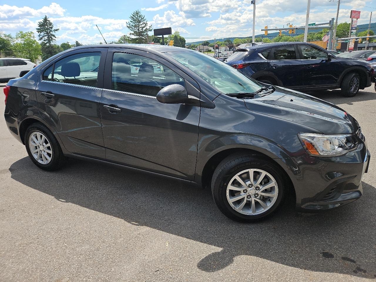 Chevrolet Sonic 4dr Sdn Auto LT 2017