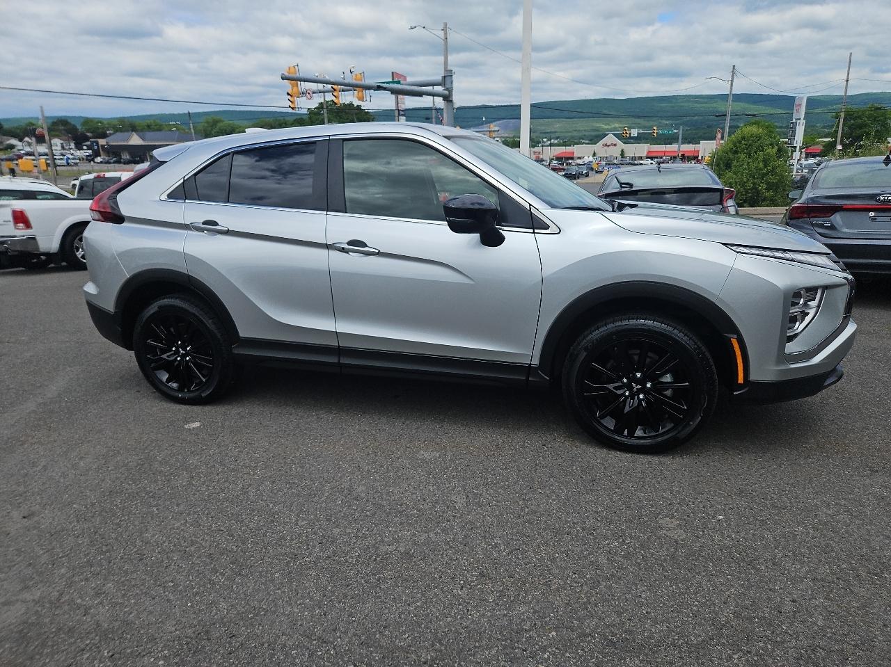 Mitsubishi Eclipse Cross LE AWD 2024