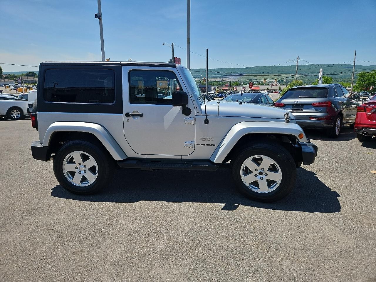 Jeep Wrangler 4WD 2dr Sahara 2012