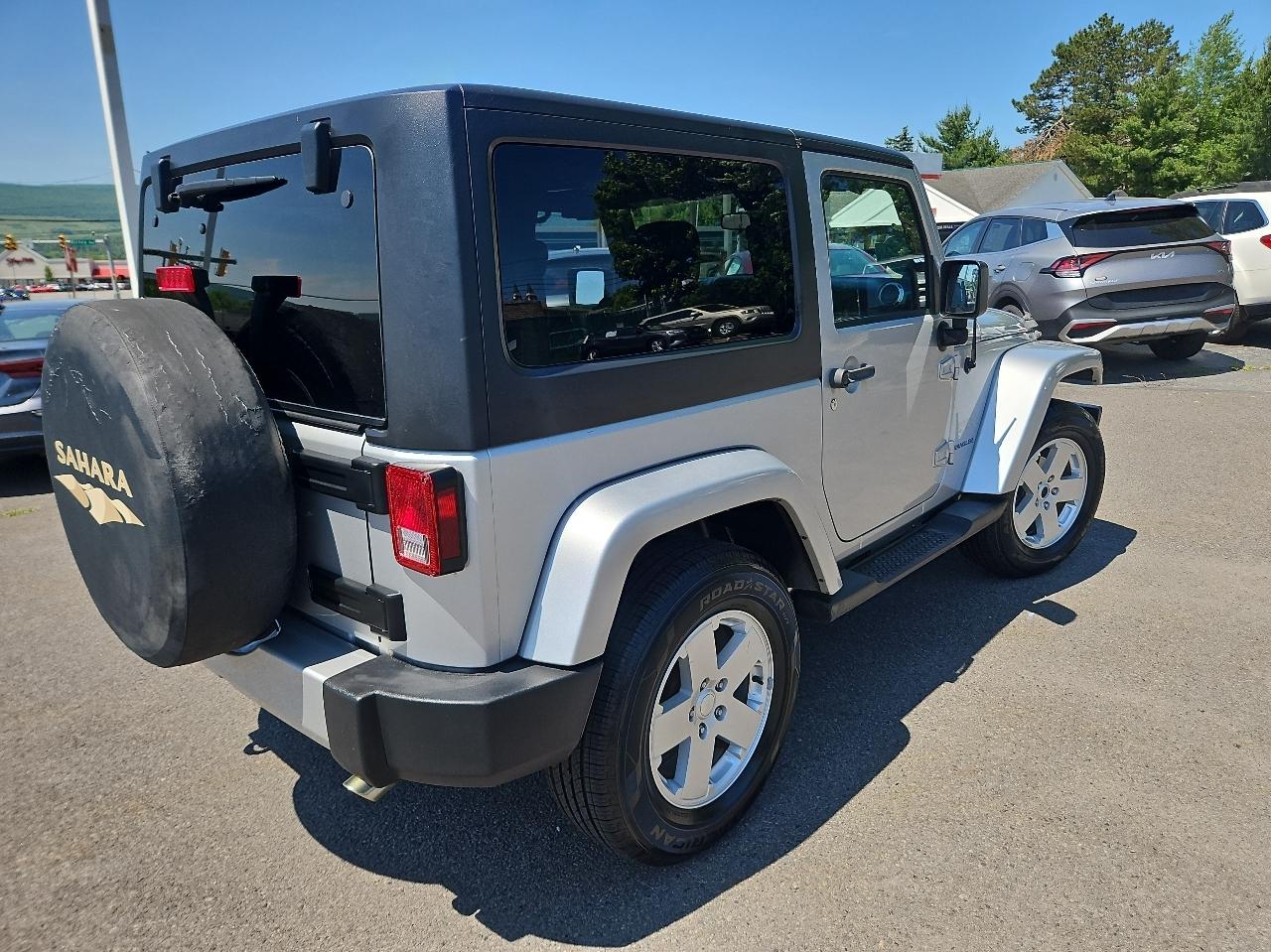 Jeep Wrangler 4WD 2dr Sahara 2012