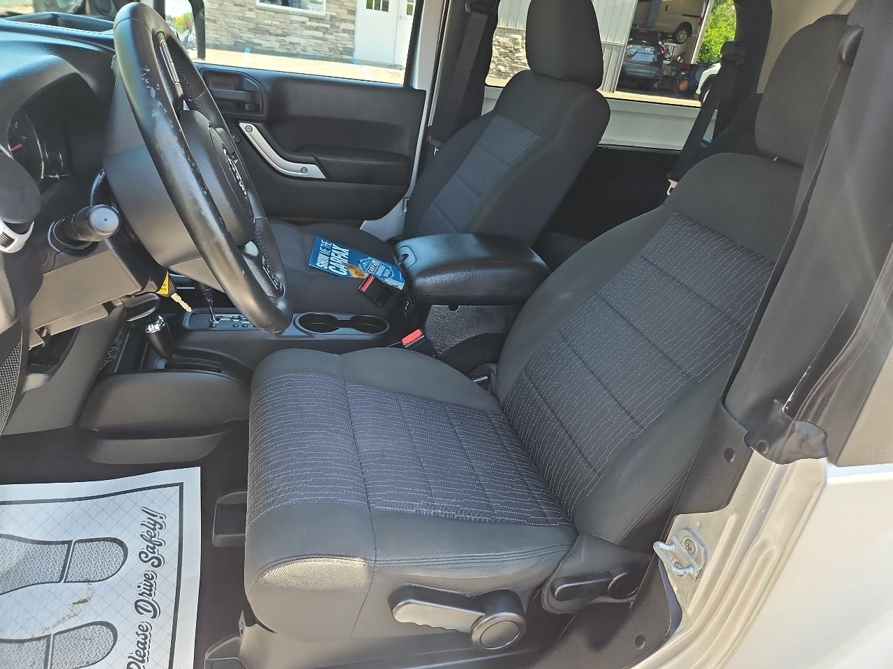 Jeep Wrangler 4WD 2dr Sahara 2012