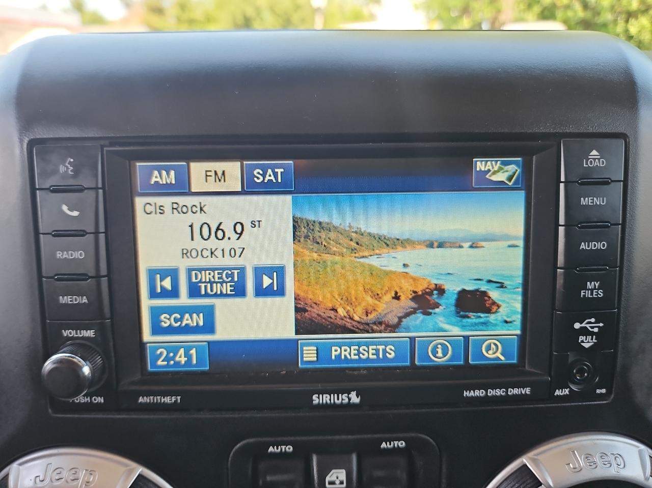 Jeep Wrangler 4WD 2dr Sahara 2012