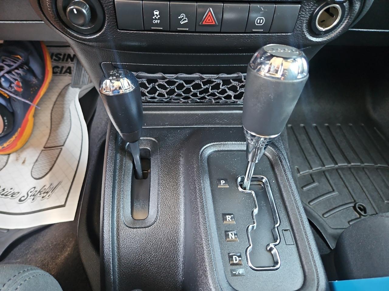 Jeep Wrangler 4WD 2dr Sahara 2012