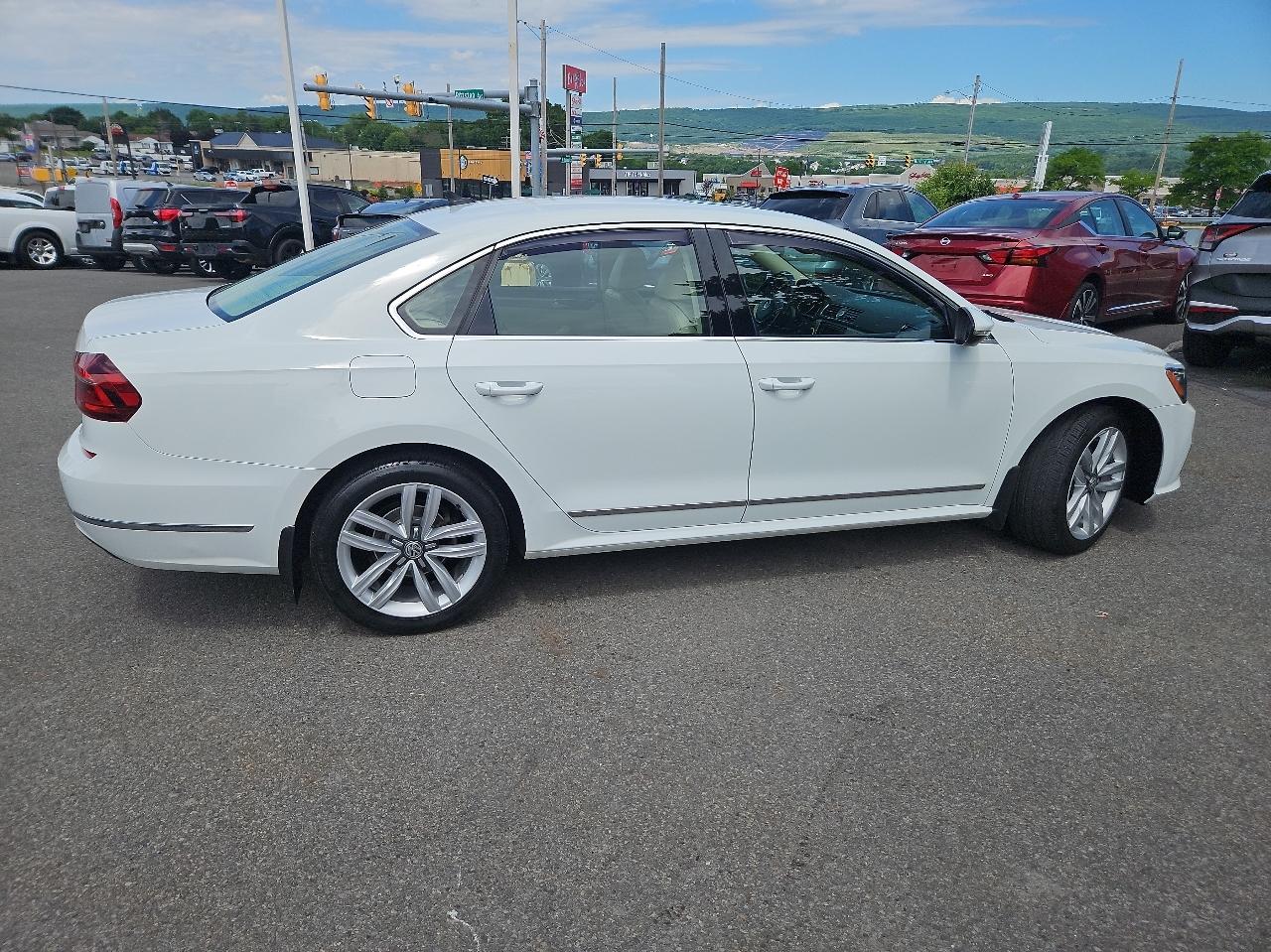 Volkswagen Passat 1.8T SE w/Technology Auto 2017
