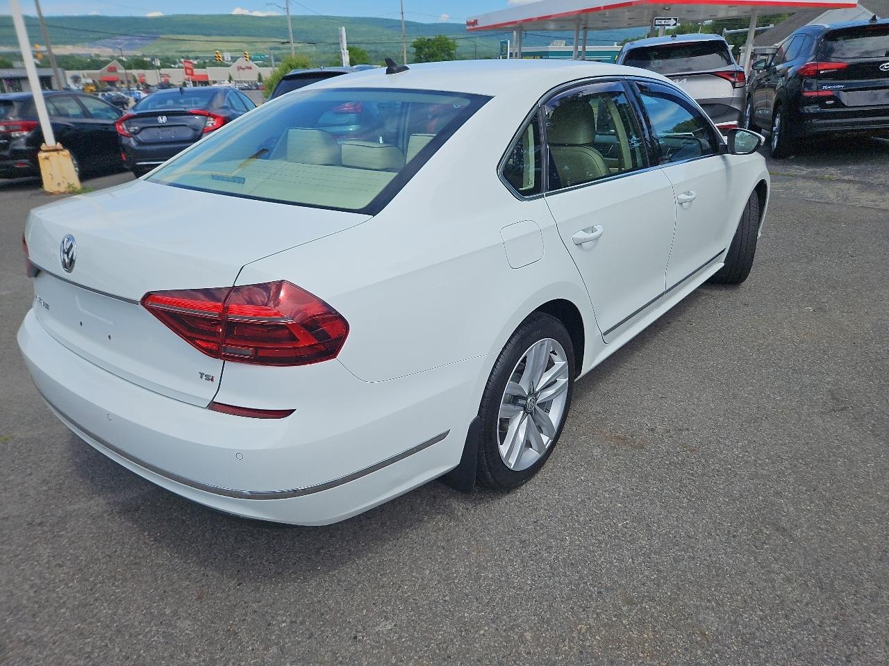 Volkswagen Passat 1.8T SE w/Technology Auto 2017