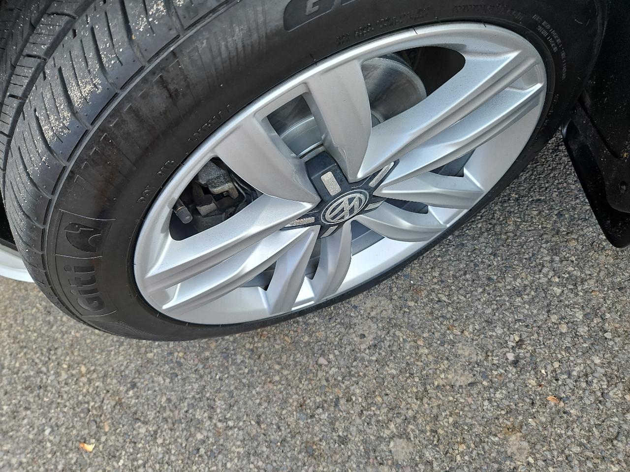 Volkswagen Passat 1.8T SE w/Technology Auto 2017