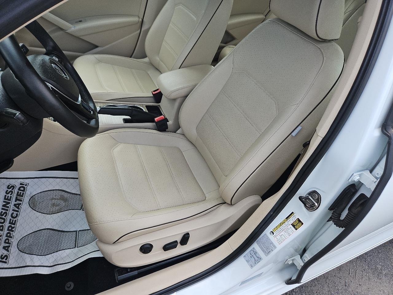 Volkswagen Passat 1.8T SE w/Technology Auto 2017
