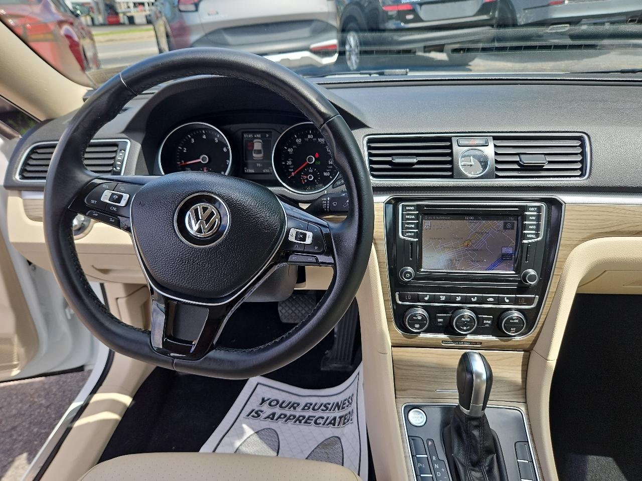 Volkswagen Passat 1.8T SE w/Technology Auto 2017