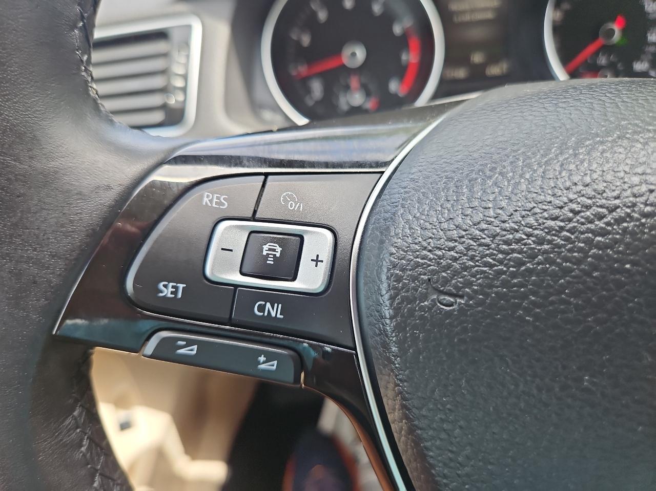 Volkswagen Passat 1.8T SE w/Technology Auto 2017