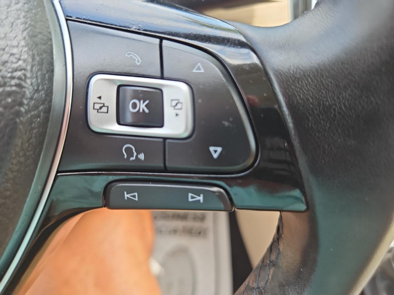Volkswagen Passat 1.8T SE w/Technology Auto 2017