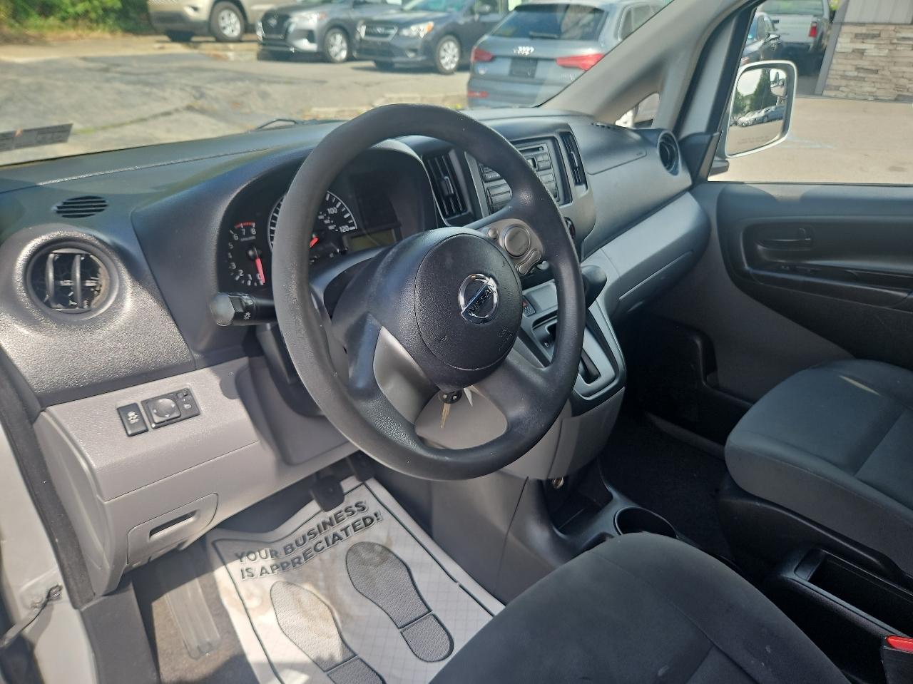 Nissan NV200 I4 SV 2014