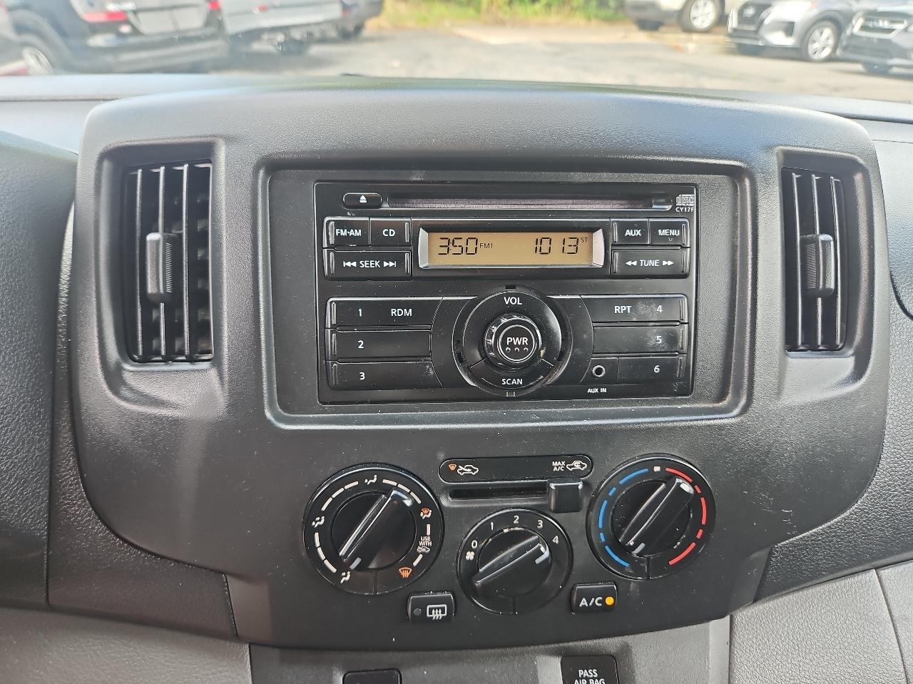 Nissan NV200 I4 SV 2014