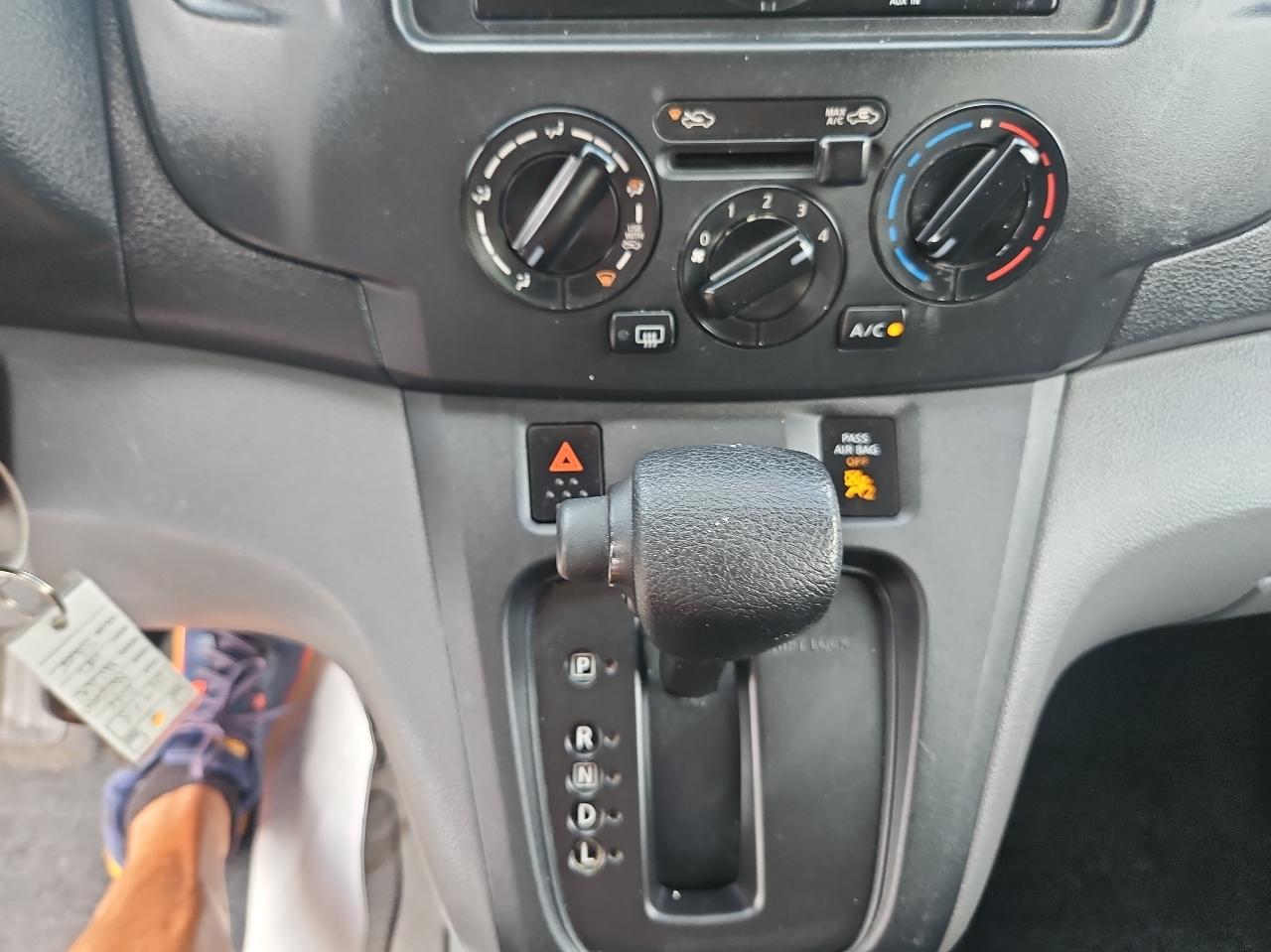 Nissan NV200 I4 SV 2014