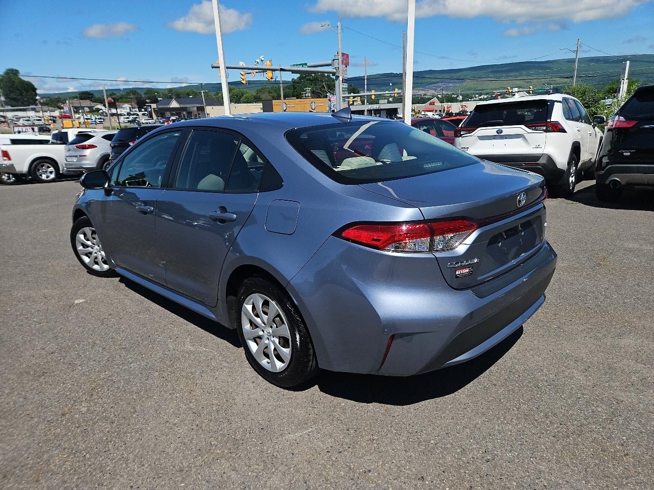 Toyota Corolla LE CVT (Natl) 2021