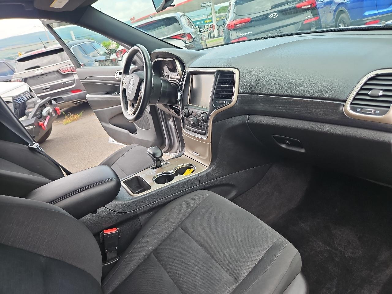 Jeep Grand Cherokee 4WD 4dr Laredo 2014