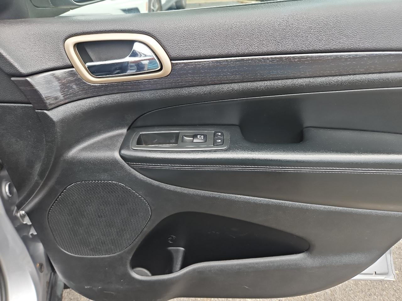 Jeep Grand Cherokee 4WD 4dr Laredo 2014