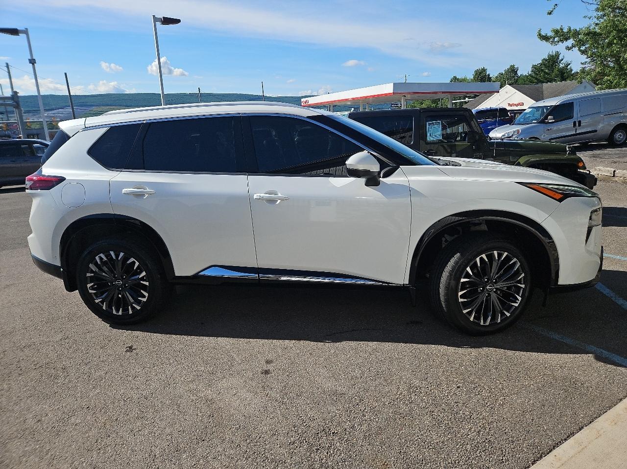 Nissan Rogue FWD Platinum 2024