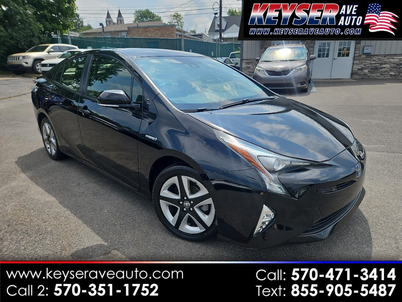 2017 Toyota Prius Three Touring (Natl)