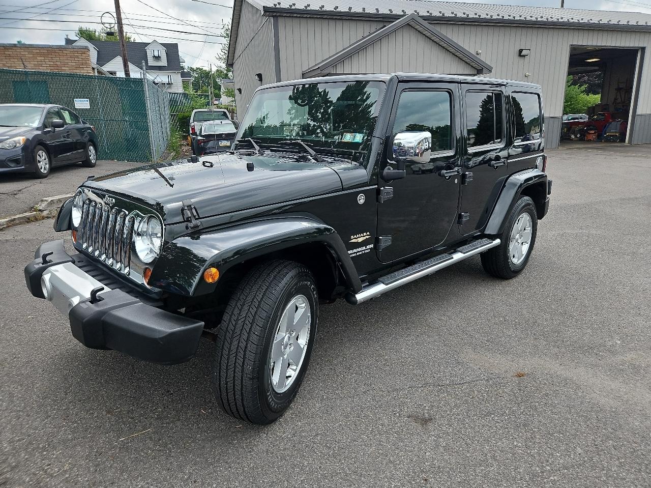 Jeep Wrangler Unlimited 4WD 4dr Sahara 2012