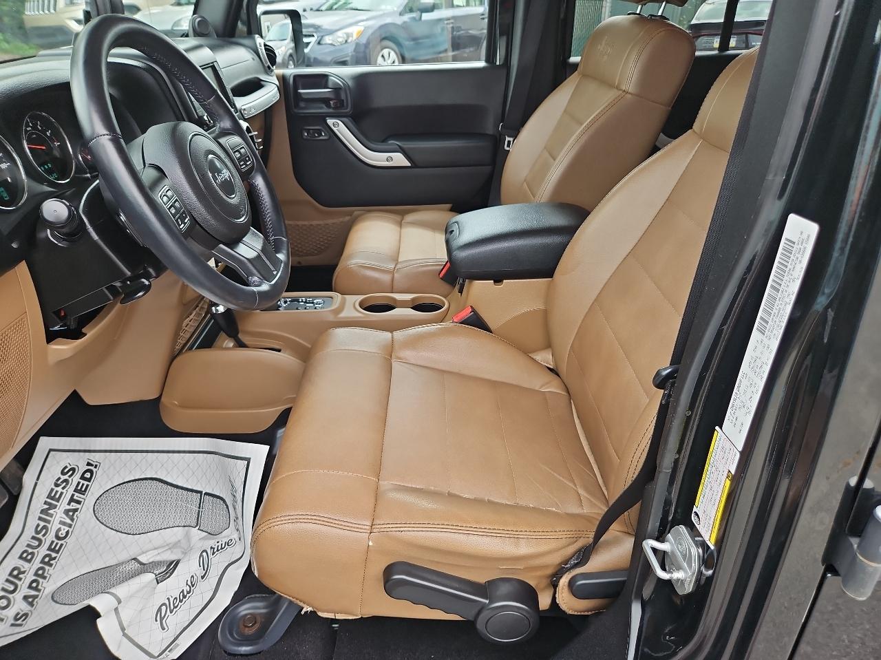 Jeep Wrangler Unlimited 4WD 4dr Sahara 2012
