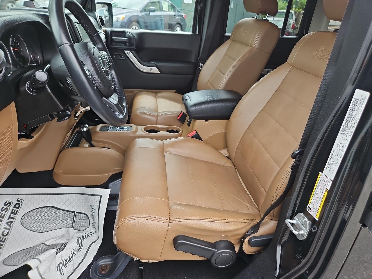 Jeep Wrangler Unlimited 4WD 4dr Sahara 2012