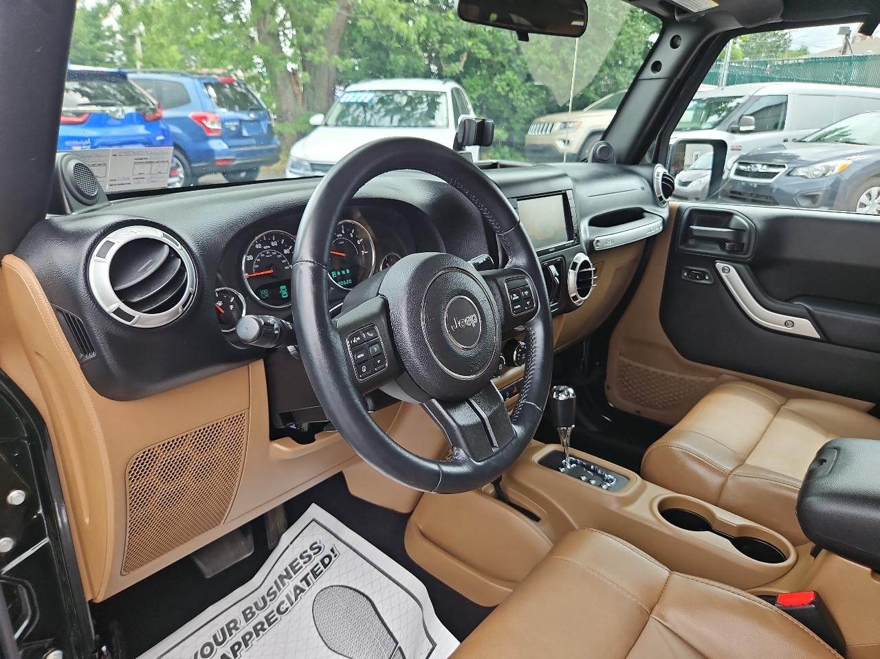 Jeep Wrangler Unlimited 4WD 4dr Sahara 2012