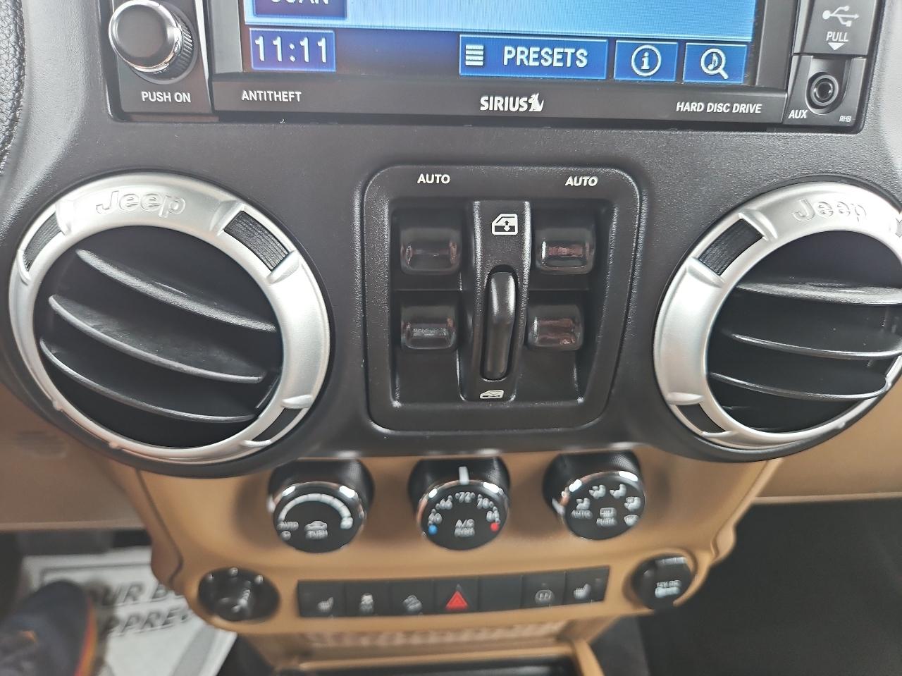 Jeep Wrangler Unlimited 4WD 4dr Sahara 2012