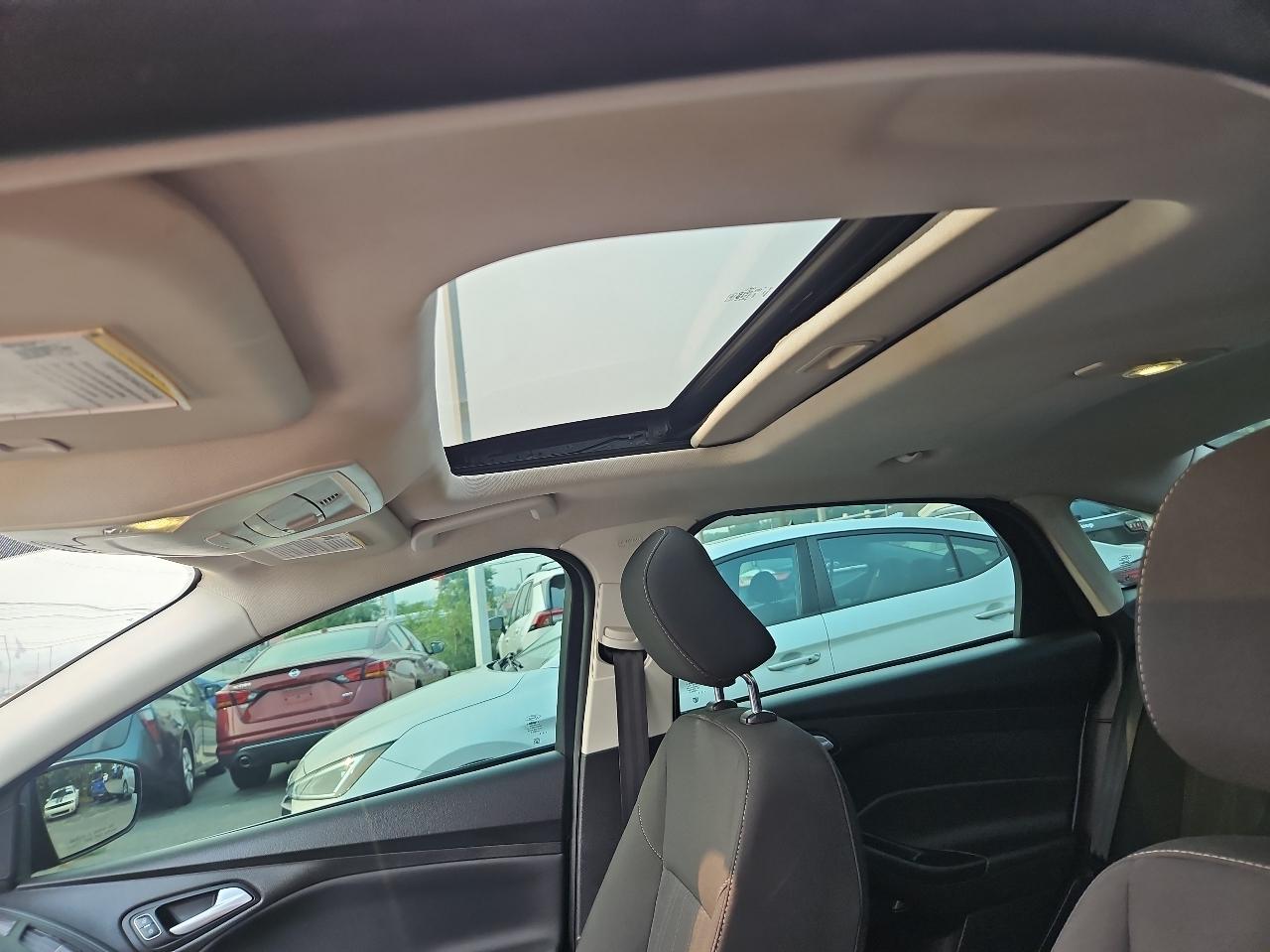 Ford Focus 4dr Sdn SE 2015