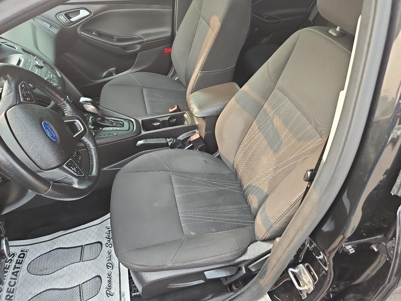 Ford Focus 4dr Sdn SE 2015