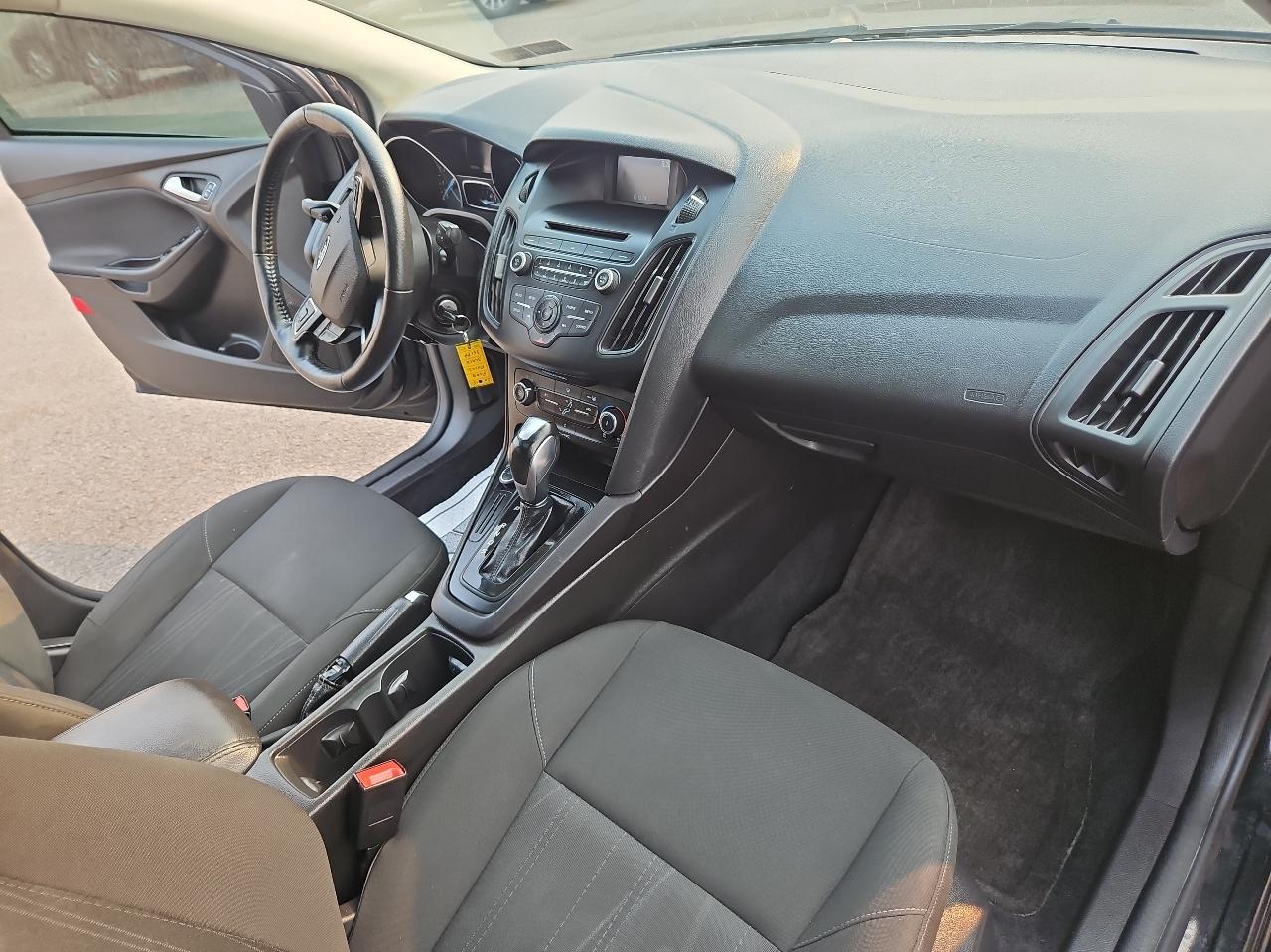 Ford Focus 4dr Sdn SE 2015