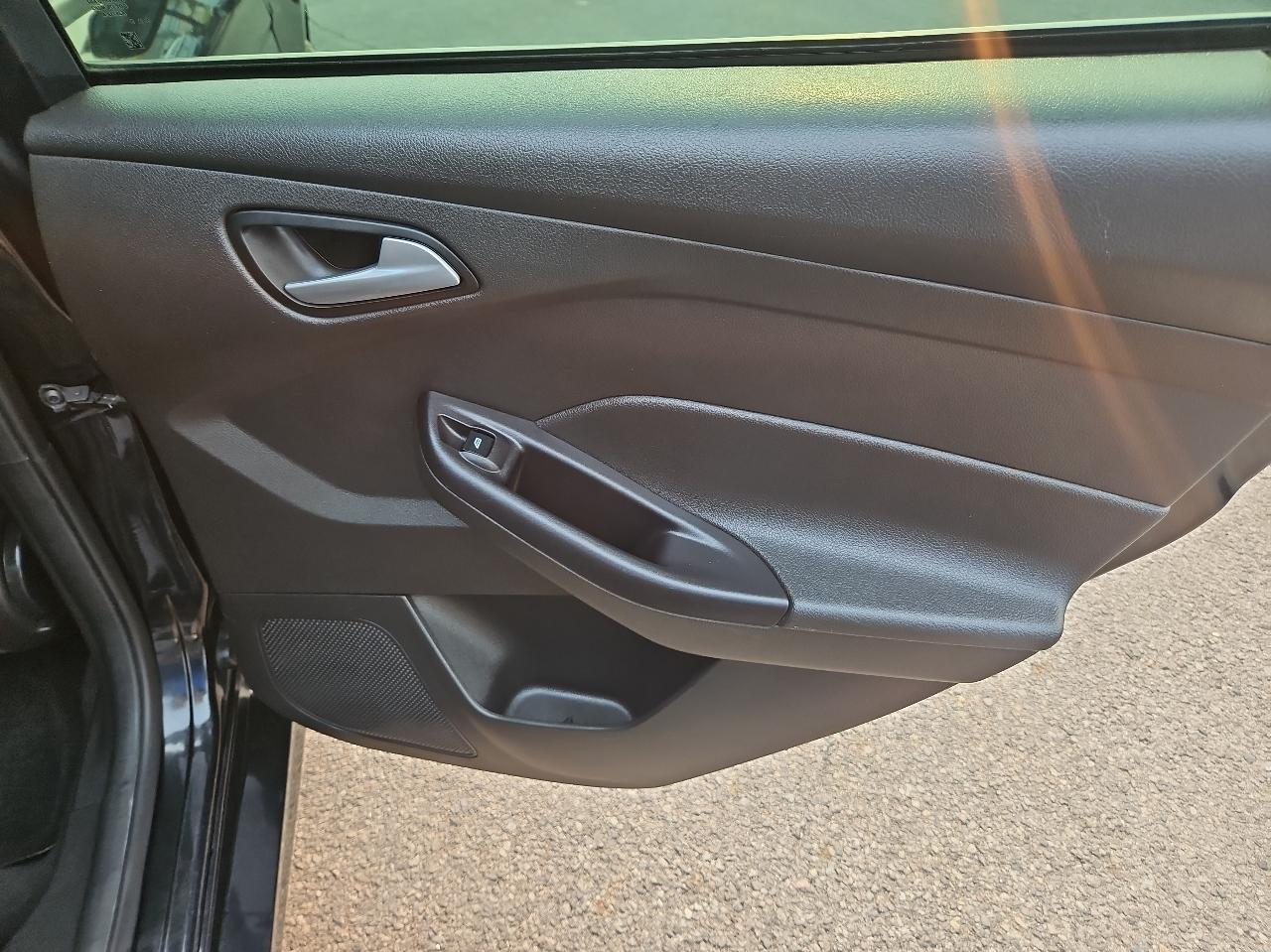 Ford Focus 4dr Sdn SE 2015