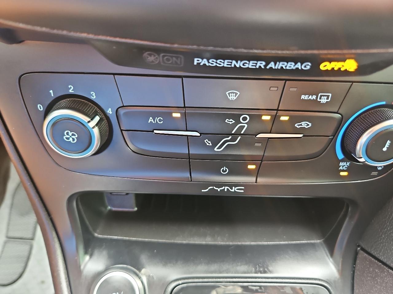 Ford Focus 4dr Sdn SE 2015