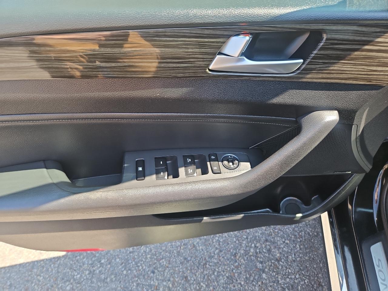 Hyundai Sonata 4dr Sdn 2.4L Limited PZEV 2015