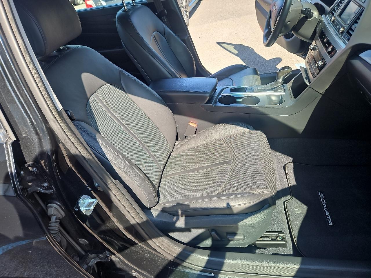 Hyundai Sonata 4dr Sdn 2.4L Limited PZEV 2015