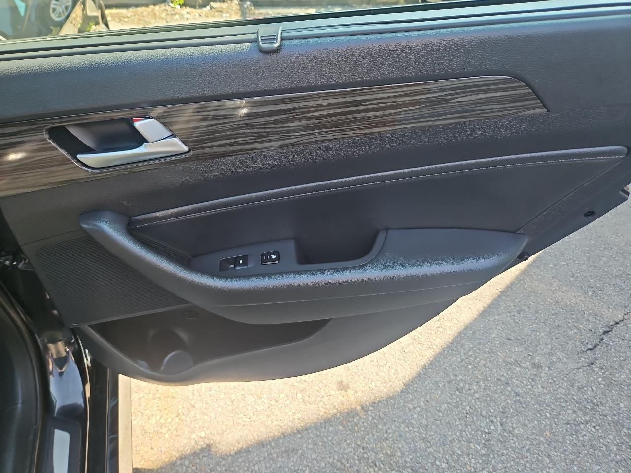 Hyundai Sonata 4dr Sdn 2.4L Limited PZEV 2015