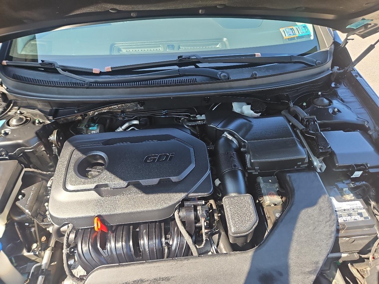 Hyundai Sonata 4dr Sdn 2.4L Limited PZEV 2015