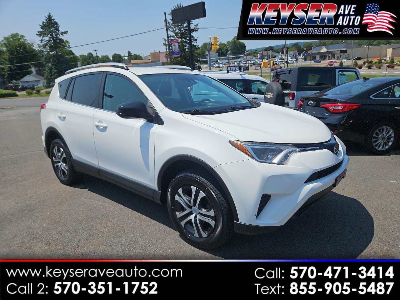 Toyota RAV4 LE AWD (Natl) 2017