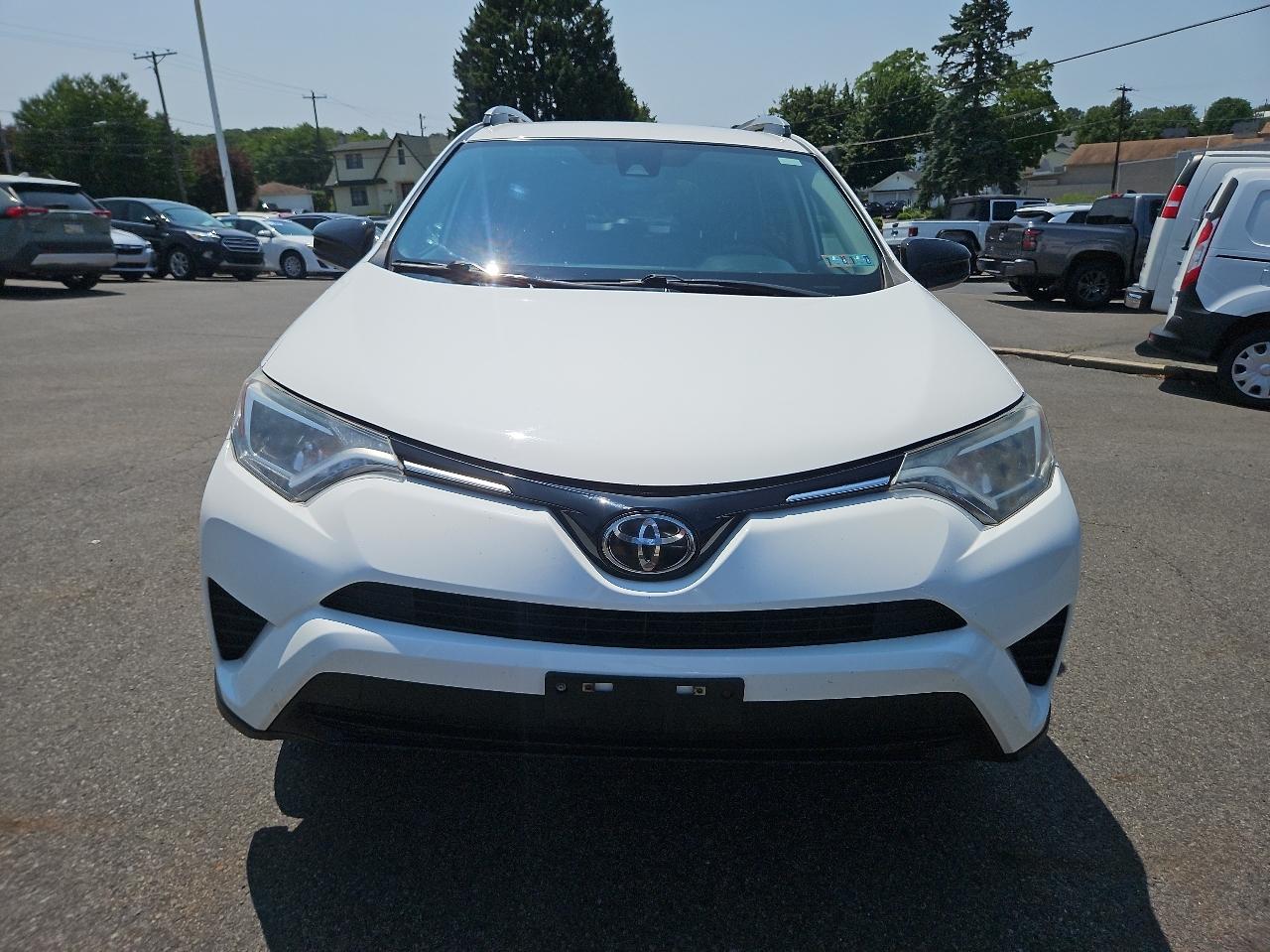 Toyota RAV4 LE AWD (Natl) 2017