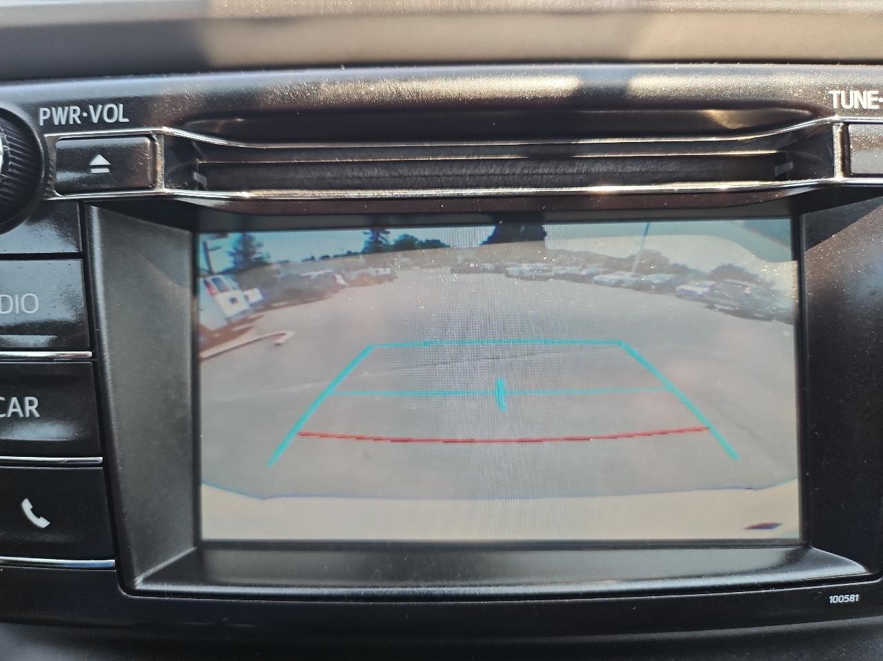 Toyota RAV4 LE AWD (Natl) 2017