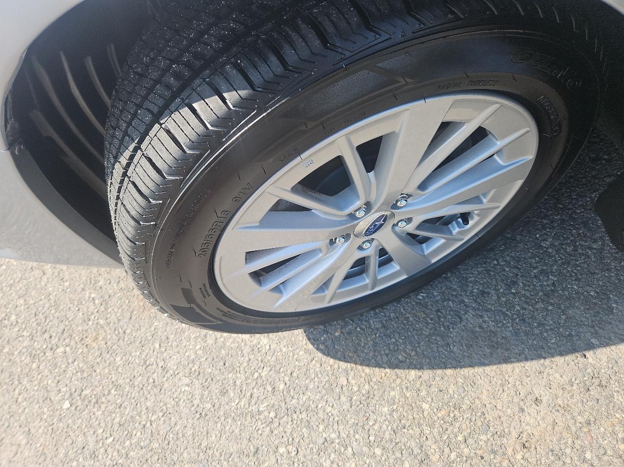 Subaru Impreza 2.0i Premium 5-door CVT 2017