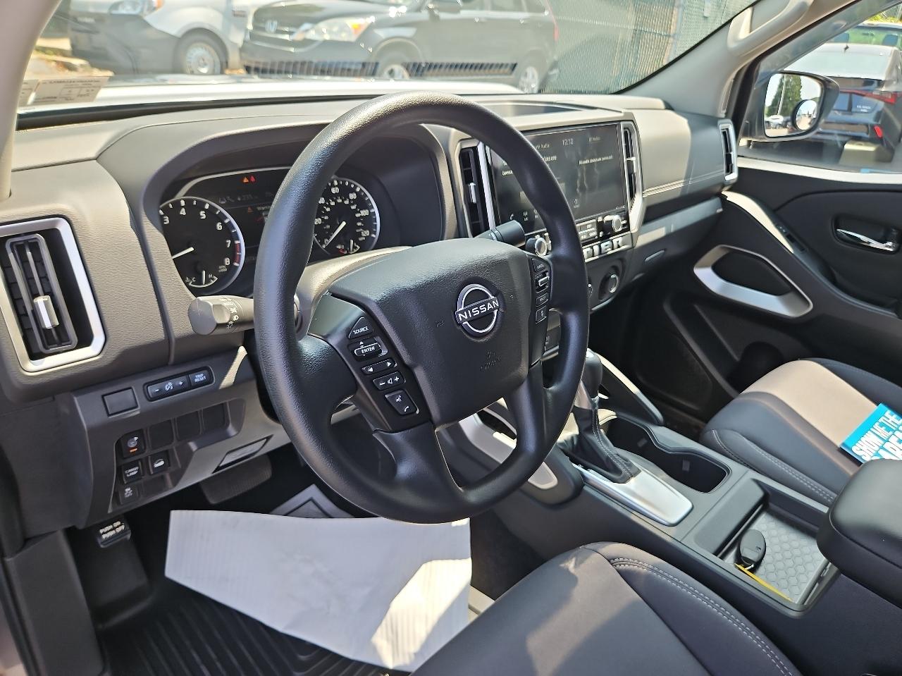 Nissan Frontier Crew Cab 4x4 SV 2025