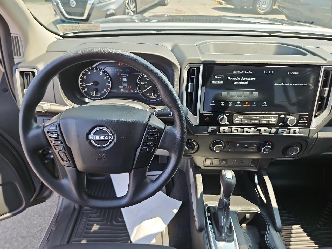 Nissan Frontier Crew Cab 4x4 SV 2025