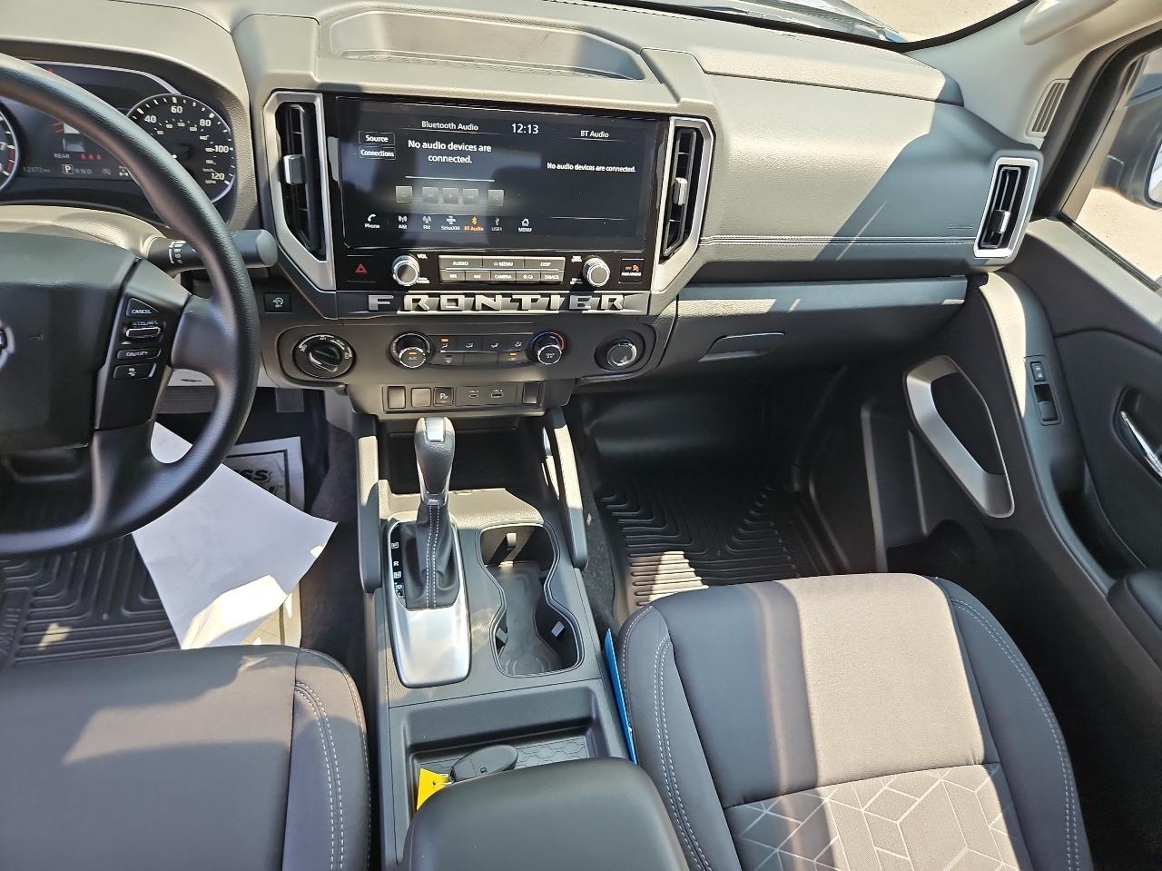 Nissan Frontier Crew Cab 4x4 SV 2025