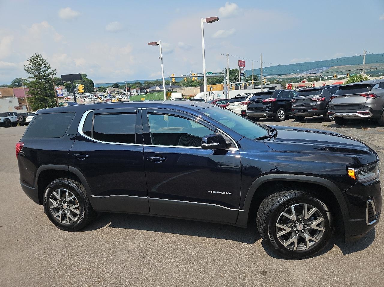 GMC Acadia AWD 4dr SLE 2021