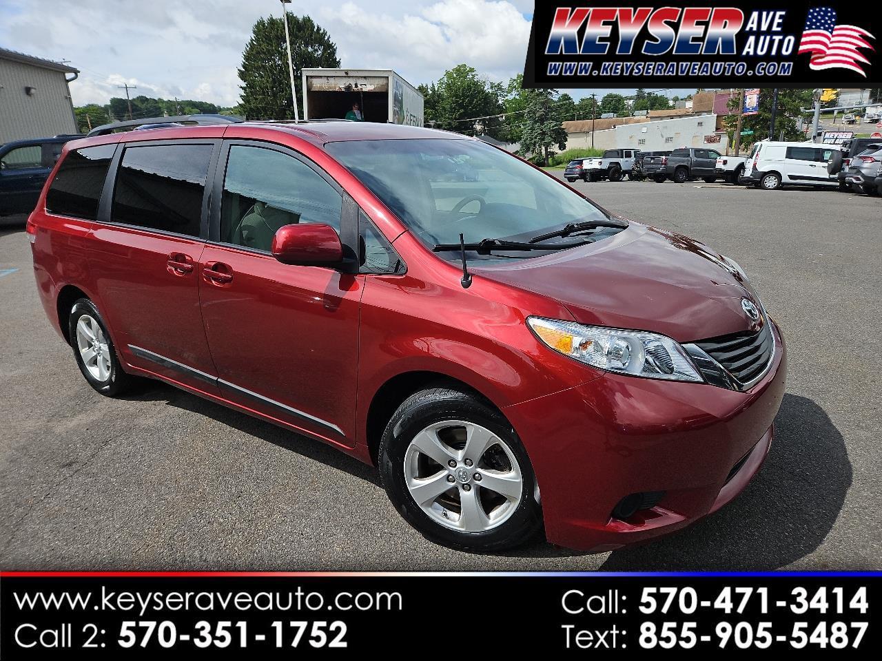 Toyota Sienna 5dr 7-Pass Van V6 LE FWD (Natl) 2011