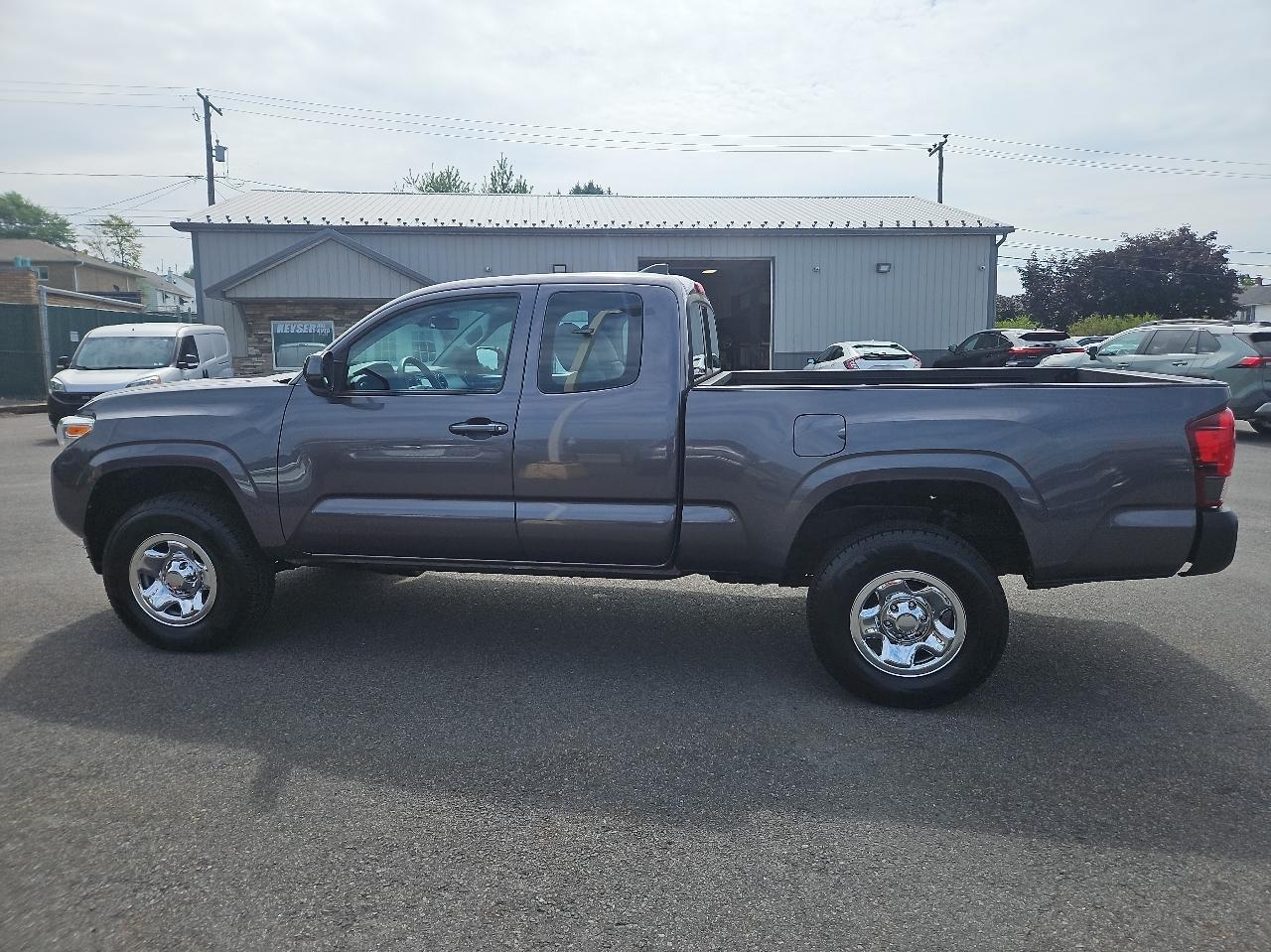 Toyota Tacoma 4WD Access Cab I4 AT SR (Natl) 2018