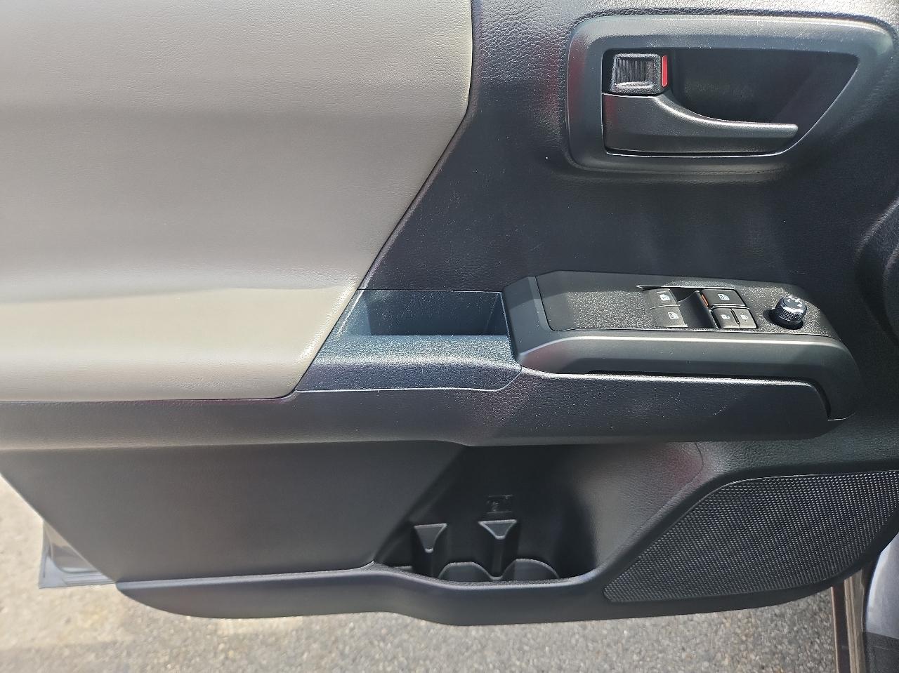 Toyota Tacoma 4WD Access Cab I4 AT SR (Natl) 2018