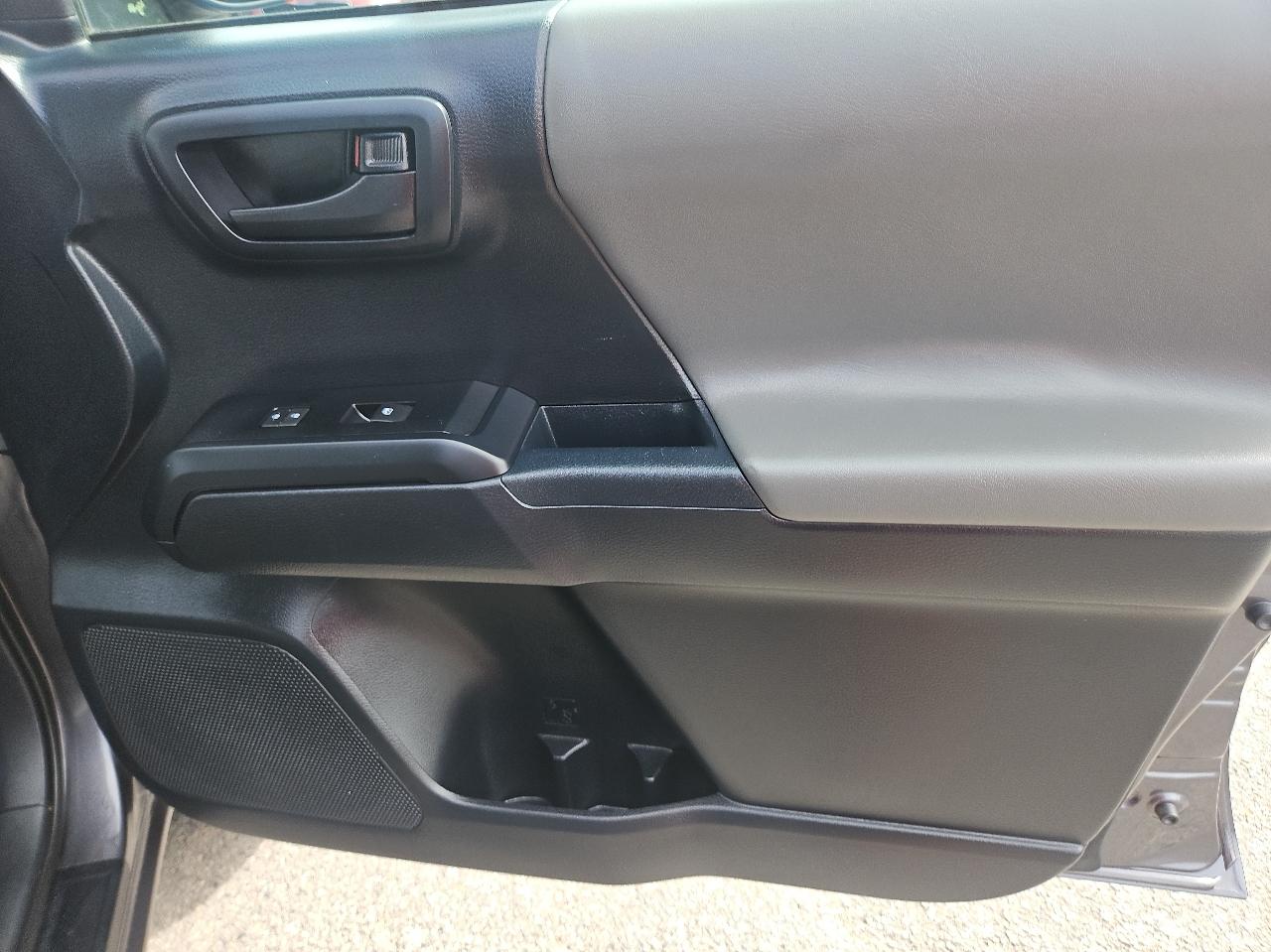 Toyota Tacoma 4WD Access Cab I4 AT SR (Natl) 2018